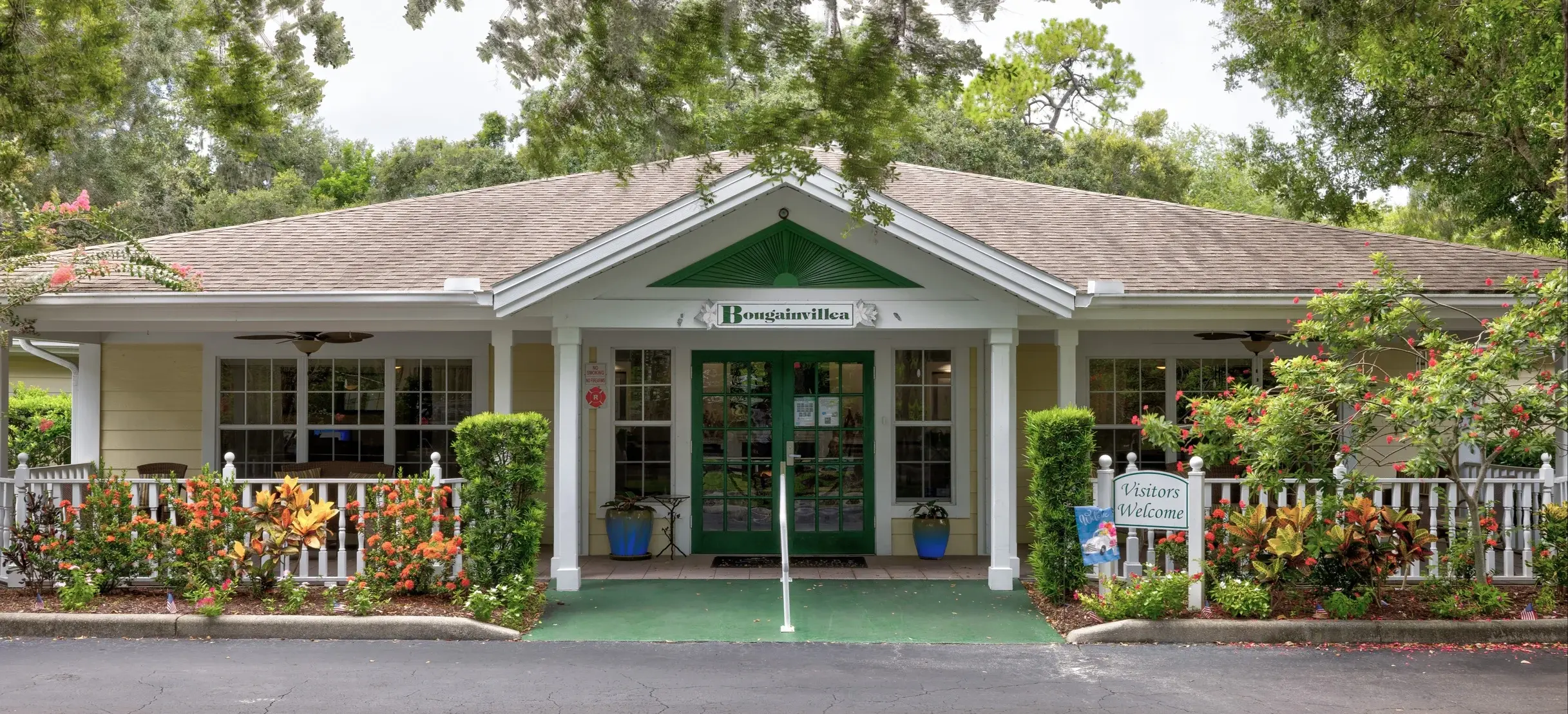 Discovery Commons Bradenton entrance
